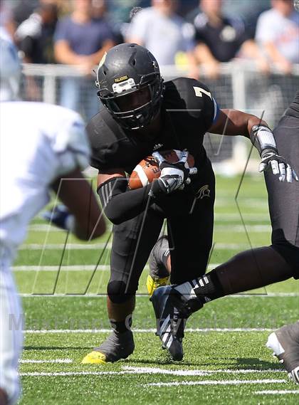 Thumbnail 3 in Gilman @ Paramus Catholic (I-95 New Jersey Football Classic) photogallery.