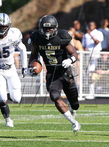 Thumbnail 3 in Gilman @ Paramus Catholic (I-95 New Jersey Football Classic) photogallery.