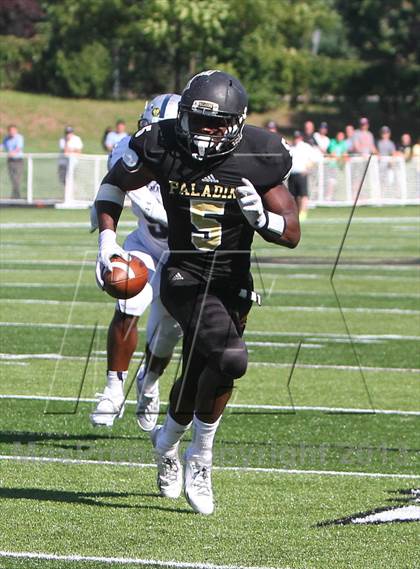 Thumbnail 3 in Gilman @ Paramus Catholic (I-95 New Jersey Football Classic) photogallery.