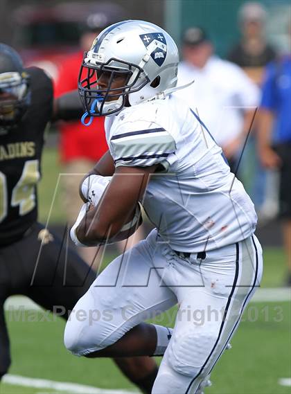 Thumbnail 1 in Gilman @ Paramus Catholic (I-95 New Jersey Football Classic) photogallery.