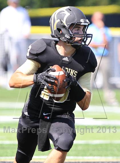 Thumbnail 3 in Gilman @ Paramus Catholic (I-95 New Jersey Football Classic) photogallery.