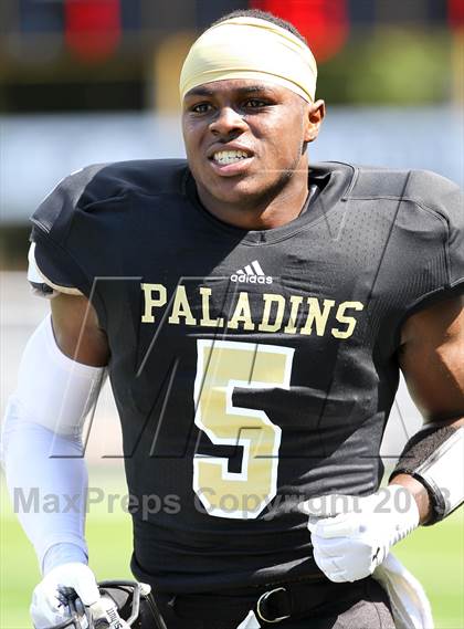 Thumbnail 3 in Gilman @ Paramus Catholic (I-95 New Jersey Football Classic) photogallery.