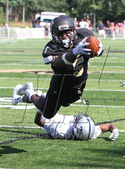Thumbnail 1 in Gilman @ Paramus Catholic (I-95 New Jersey Football Classic) photogallery.