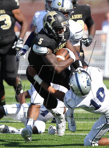 Thumbnail 2 in Gilman @ Paramus Catholic (I-95 New Jersey Football Classic) photogallery.