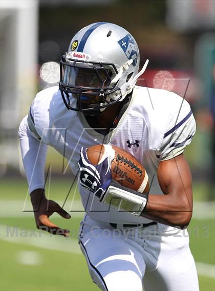 Thumbnail 3 in Gilman @ Paramus Catholic (I-95 New Jersey Football Classic) photogallery.