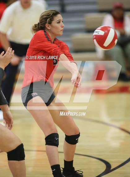 Thumbnail 2 in Mater Dei @ Orange Lutheran photogallery.