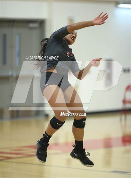 Thumbnail 2 in Mater Dei @ Orange Lutheran photogallery.