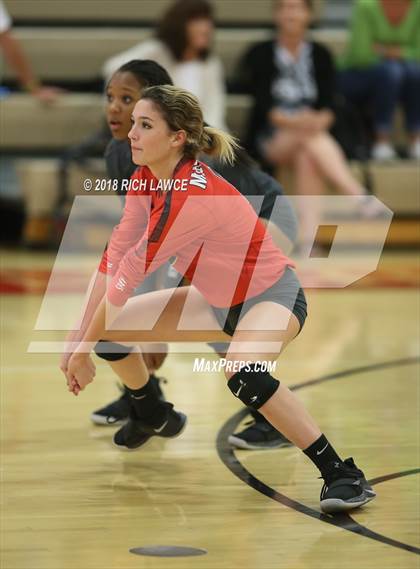 Thumbnail 2 in Mater Dei @ Orange Lutheran photogallery.