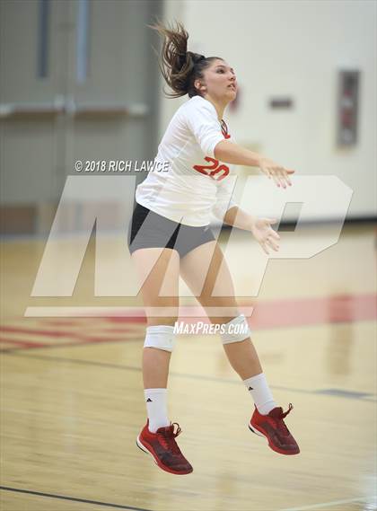 Thumbnail 2 in Mater Dei @ Orange Lutheran photogallery.