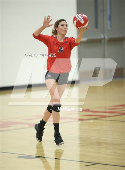 Thumbnail 2 in Mater Dei @ Orange Lutheran photogallery.