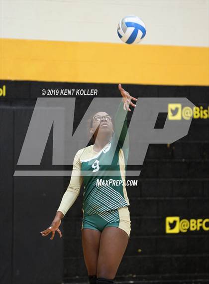 Thumbnail 2 in University Liggett vs. Detroit Cristo Rey (MHSAA Regional Semifinal) photogallery.