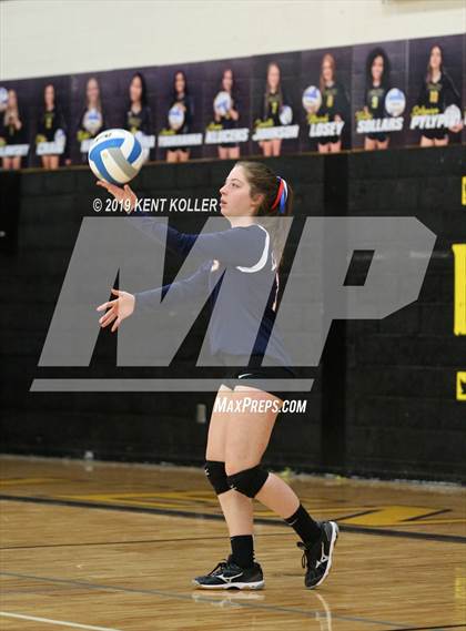 Thumbnail 1 in University Liggett vs. Detroit Cristo Rey (MHSAA Regional Semifinal) photogallery.