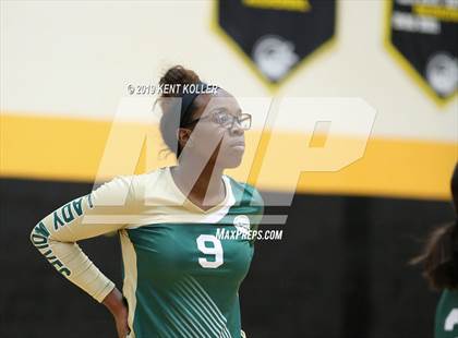 Thumbnail 2 in University Liggett vs. Detroit Cristo Rey (MHSAA Regional Semifinal) photogallery.