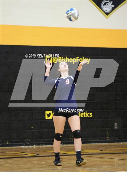 Thumbnail 3 in University Liggett vs. Detroit Cristo Rey (MHSAA Regional Semifinal) photogallery.