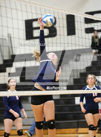 Thumbnail 2 in University Liggett vs. Detroit Cristo Rey (MHSAA Regional Semifinal) photogallery.