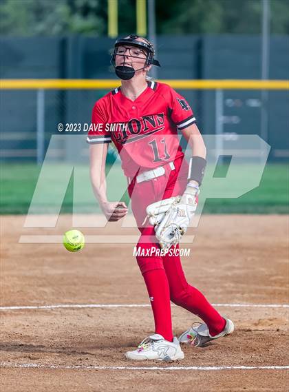 Thumbnail 1 in Linn-Mar @ Iowa City West photogallery.