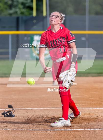 Thumbnail 3 in Linn-Mar @ Iowa City West photogallery.