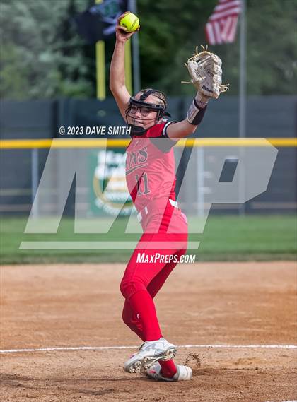 Thumbnail 2 in Linn-Mar @ Iowa City West photogallery.