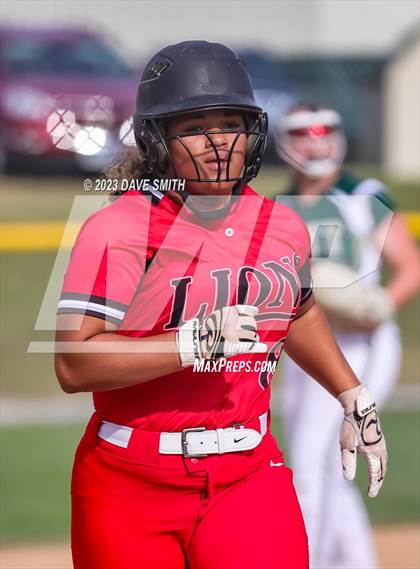 Thumbnail 2 in Linn-Mar @ Iowa City West photogallery.