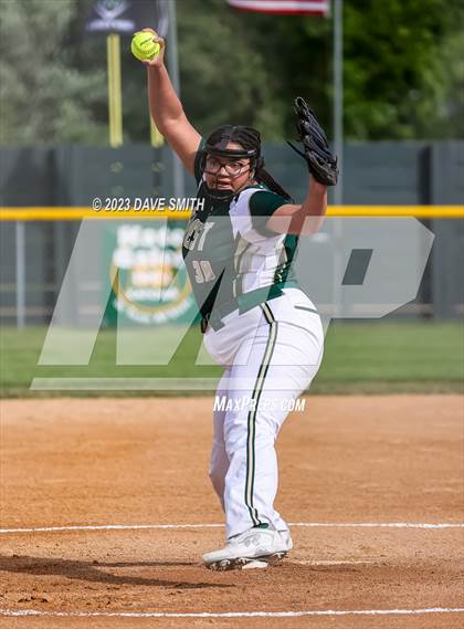 Thumbnail 2 in Linn-Mar @ Iowa City West photogallery.