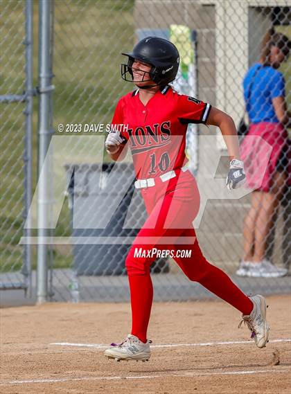 Thumbnail 1 in Linn-Mar @ Iowa City West photogallery.