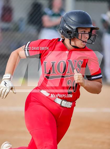 Thumbnail 1 in Linn-Mar @ Iowa City West photogallery.
