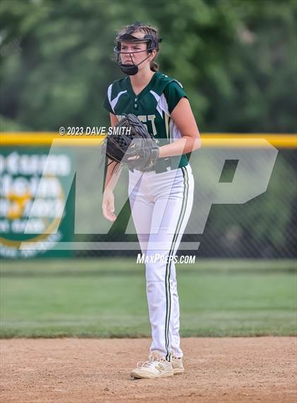 Thumbnail 3 in Linn-Mar @ Iowa City West photogallery.