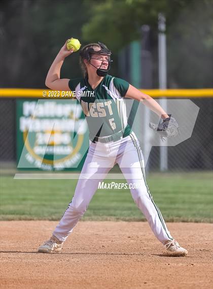 Thumbnail 1 in Linn-Mar @ Iowa City West photogallery.