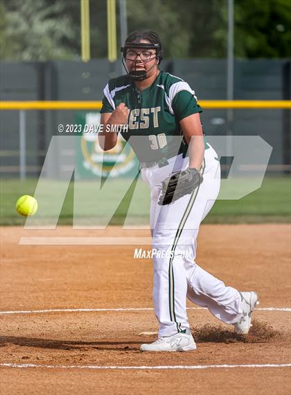 Thumbnail 1 in Linn-Mar @ Iowa City West photogallery.