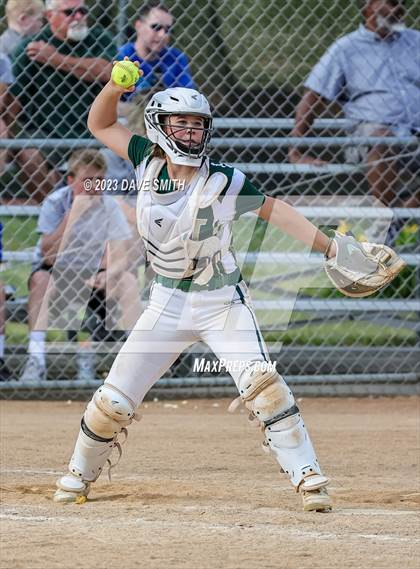 Thumbnail 1 in Linn-Mar @ Iowa City West photogallery.