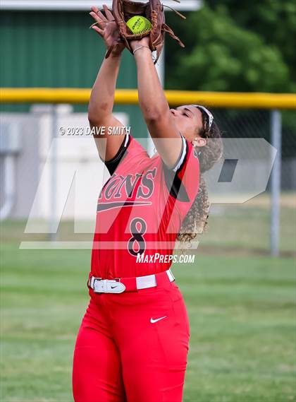 Thumbnail 3 in Linn-Mar @ Iowa City West photogallery.
