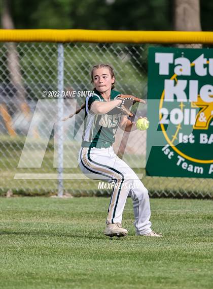 Thumbnail 2 in Linn-Mar @ Iowa City West photogallery.