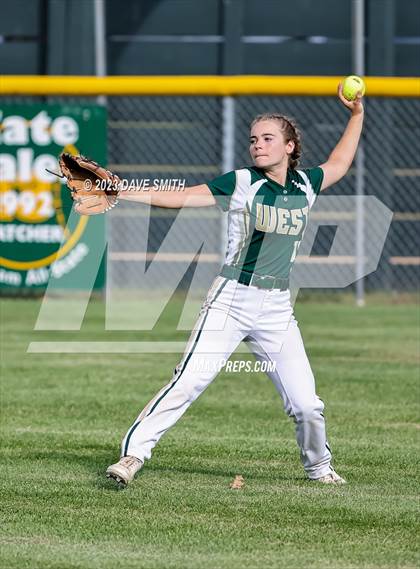 Thumbnail 3 in Linn-Mar @ Iowa City West photogallery.