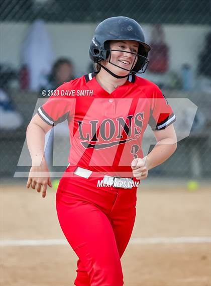 Thumbnail 1 in Linn-Mar @ Iowa City West photogallery.