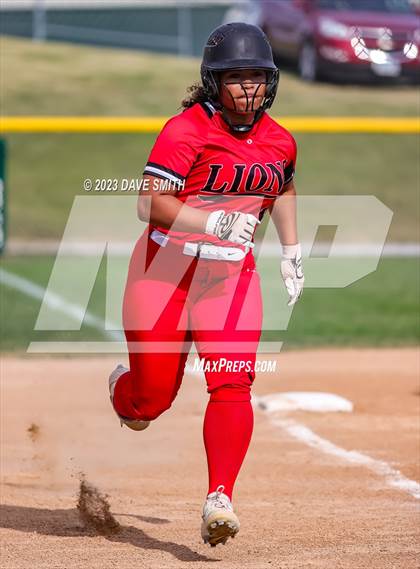 Thumbnail 1 in Linn-Mar @ Iowa City West photogallery.