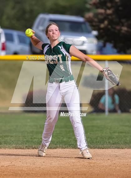 Thumbnail 2 in Linn-Mar @ Iowa City West photogallery.