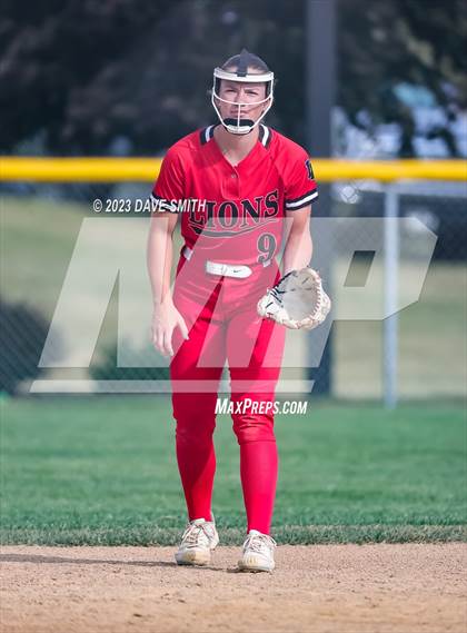 Thumbnail 1 in Linn-Mar @ Iowa City West photogallery.