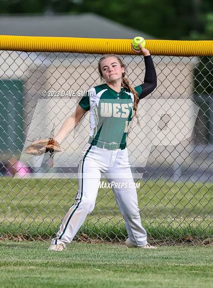 Thumbnail 1 in Linn-Mar @ Iowa City West photogallery.