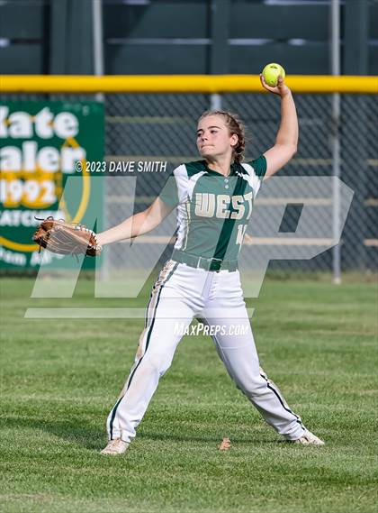 Thumbnail 1 in Linn-Mar @ Iowa City West photogallery.