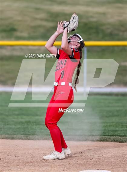 Thumbnail 1 in Linn-Mar @ Iowa City West photogallery.