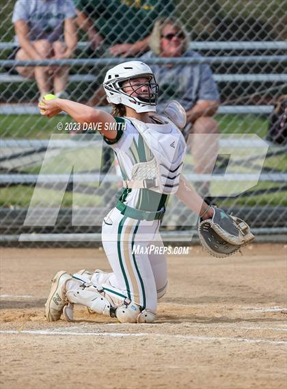 Thumbnail 2 in Linn-Mar @ Iowa City West photogallery.