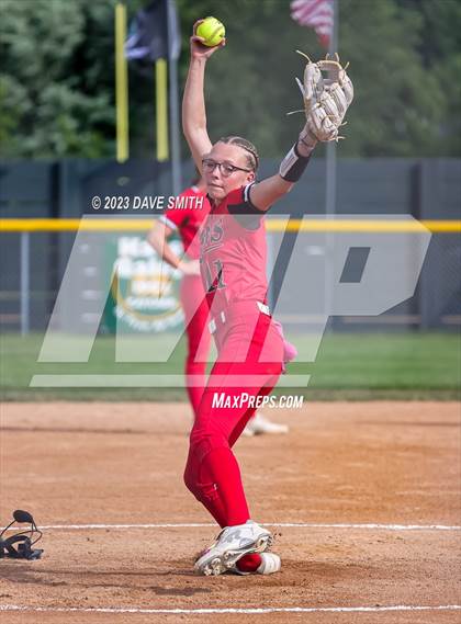 Thumbnail 2 in Linn-Mar @ Iowa City West photogallery.