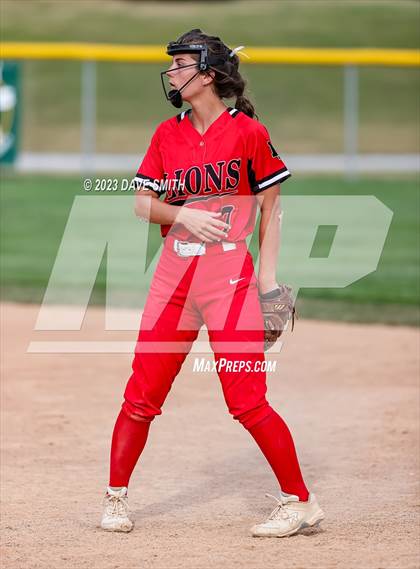 Thumbnail 1 in Linn-Mar @ Iowa City West photogallery.