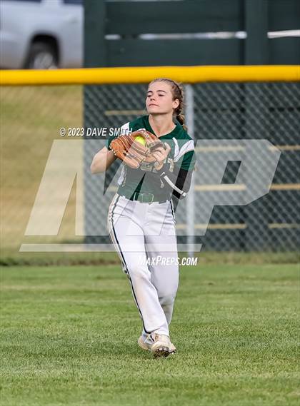 Thumbnail 3 in Linn-Mar @ Iowa City West photogallery.