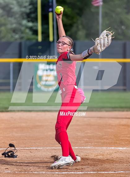 Thumbnail 3 in Linn-Mar @ Iowa City West photogallery.