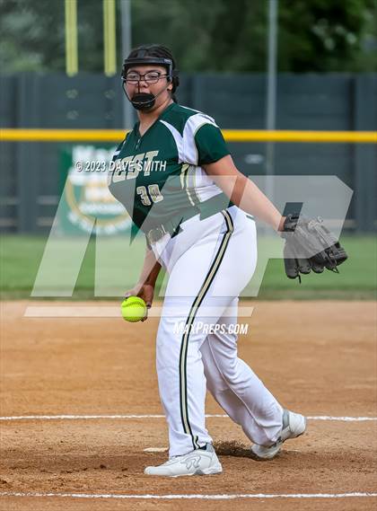 Thumbnail 3 in Linn-Mar @ Iowa City West photogallery.