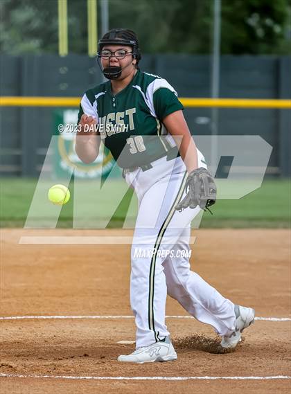 Thumbnail 1 in Linn-Mar @ Iowa City West photogallery.