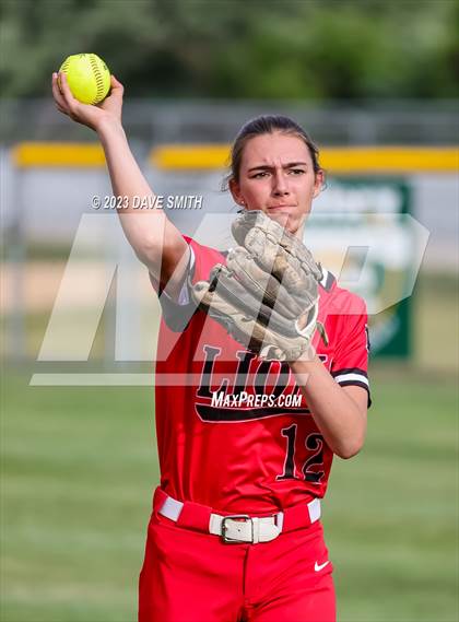 Thumbnail 1 in Linn-Mar @ Iowa City West photogallery.