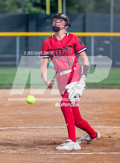 Thumbnail 2 in Linn-Mar @ Iowa City West photogallery.