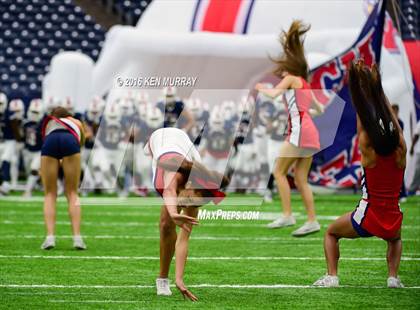 Thumbnail 2 in Atascocita vs Pearland (UIL 6A Reion III Bi-District) photogallery.
